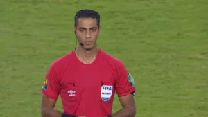 نجم منتخب فلسطين محمد صالح يهاجم الحكم أمين عمر بعد أحداث مباراة مثيرة